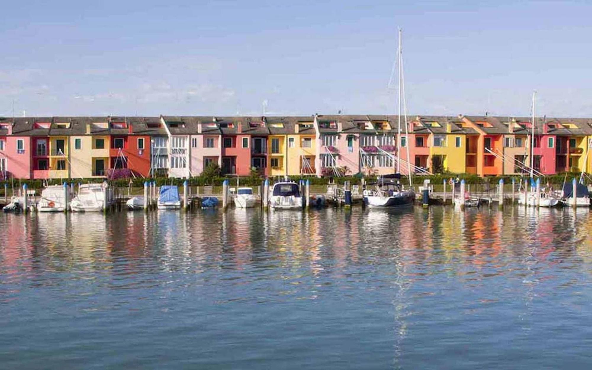 Bright Apartment With Pool Porto Santa Margherita di Caorle Exterior photo